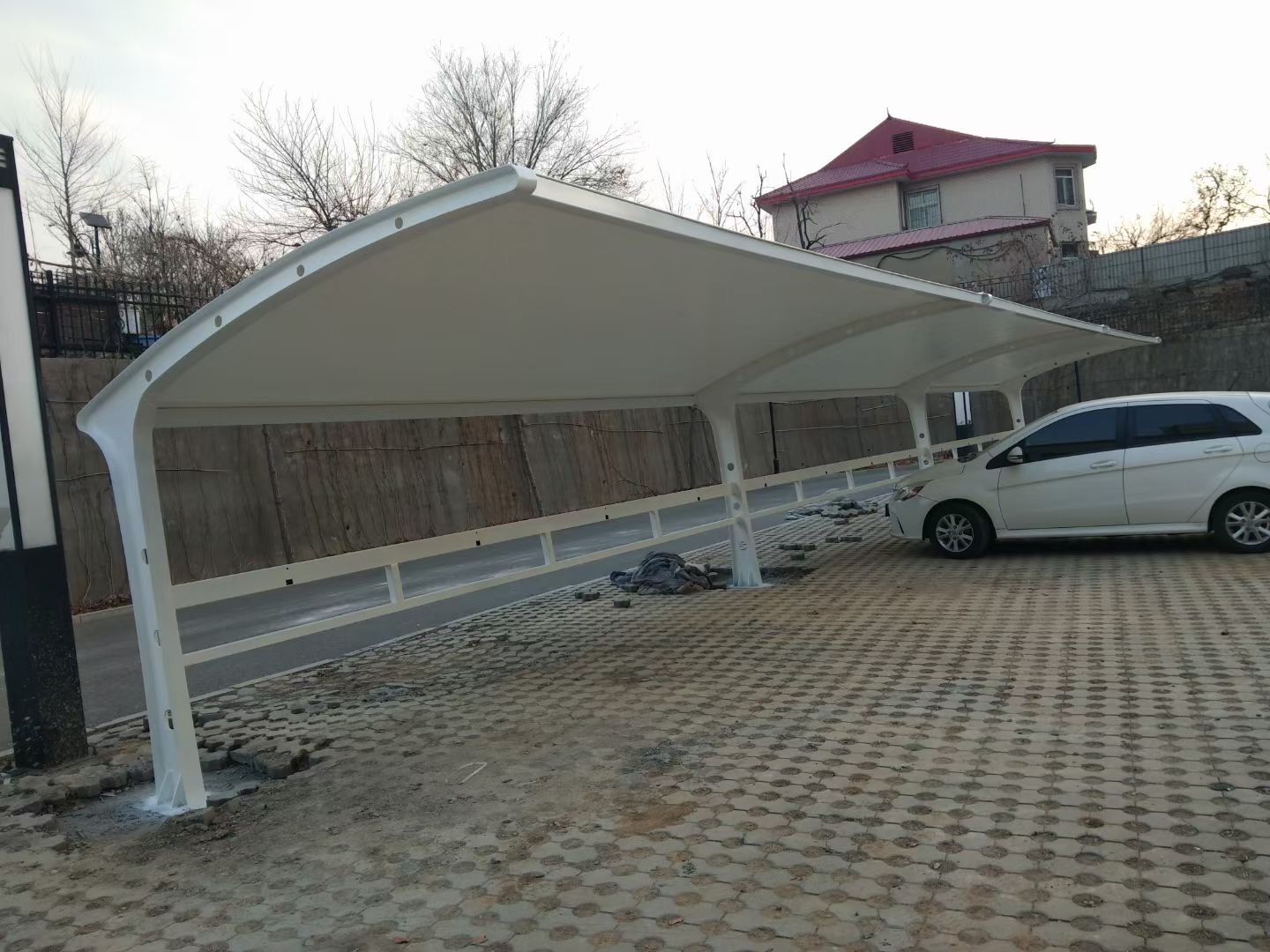 膜結構車棚