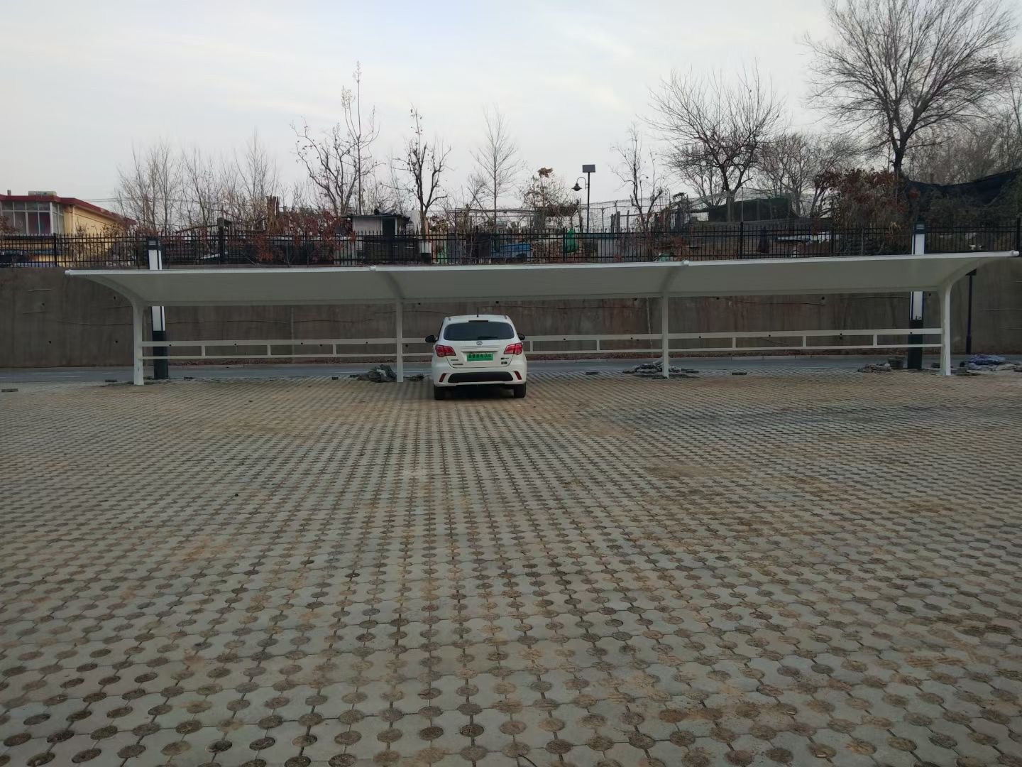 膜結構車棚