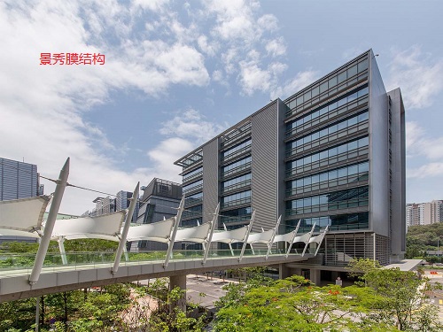 人行天橋膜結(jié)構(gòu)頂棚：一種輕巧透明的新型建筑形式